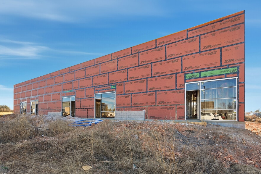 More Photos Of 2420 S 8th St, Rogers Flex For Lease