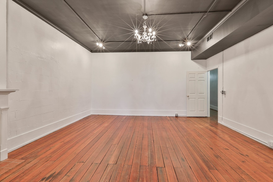 More Photos Of 9 Greenville St, Newnan General Retail For Sale