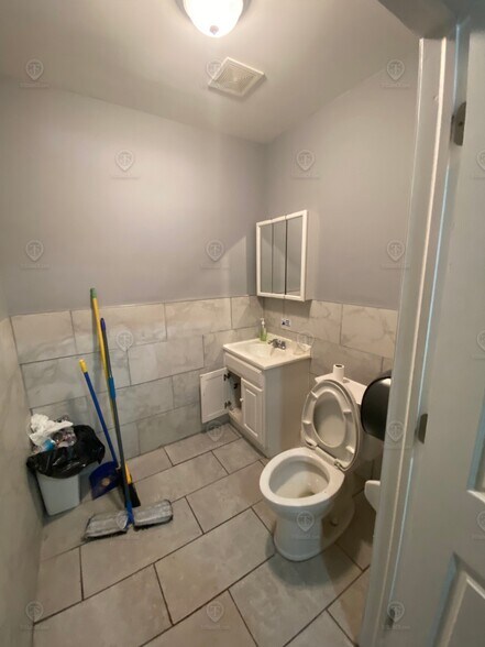 More Photos Of 338 Rogers Ave, Brooklyn Flex For Lease
