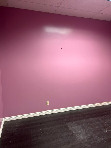 More Photos Of 10158 Niagara Falls Blvd, Niagara Falls General Retail For Lease