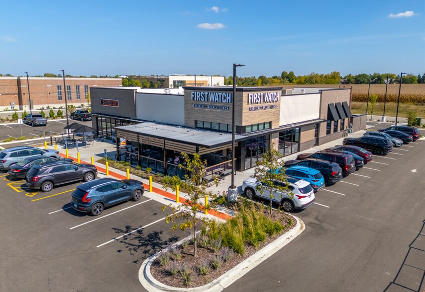 Primary Photo Of 1721 Randall Rd, Algonquin Restaurant For Sale