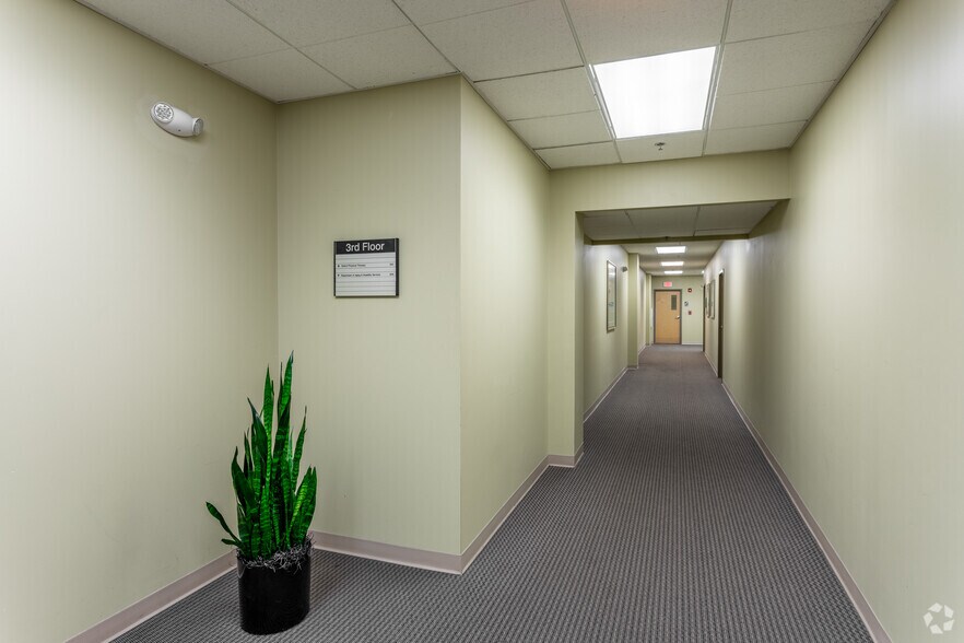 More Photos Of 893 Main St, East Hartford Medical For Lease