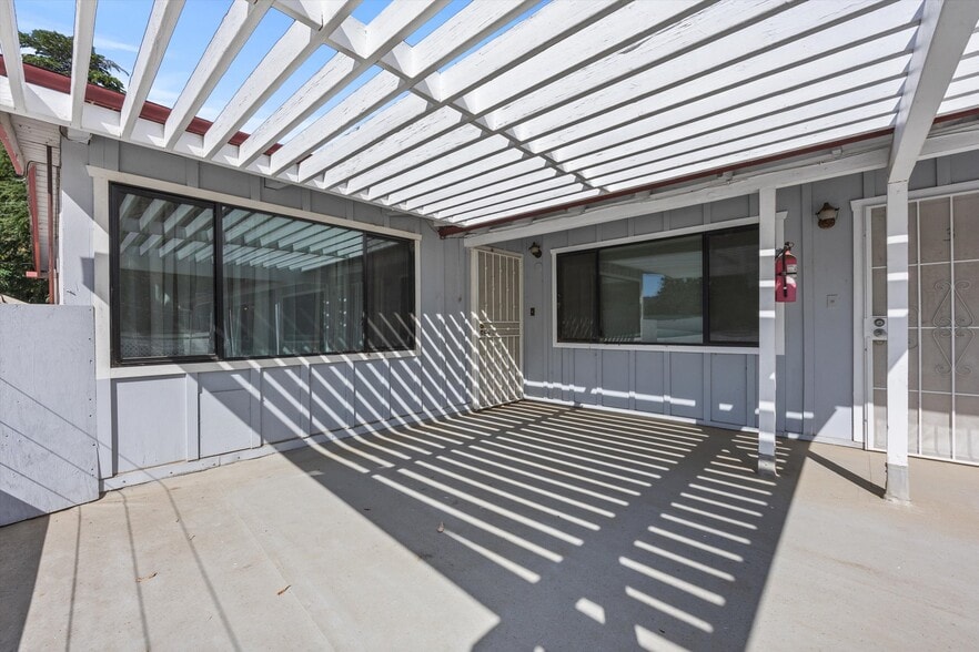More Photos Of 16 Tobias St, Kernville Storefront Retail Residential For Sale