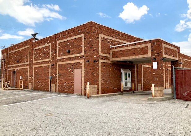 More Photos Of 2590 Noble Rd, Cleveland Heights General Retail For Sale