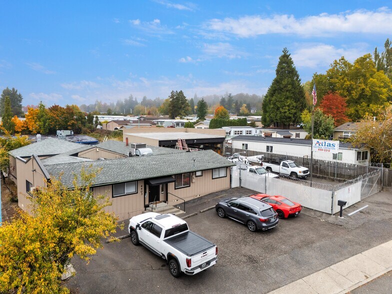 More Photos Of 4403 SE Roethe Rd, Milwaukie Industrial For Sale