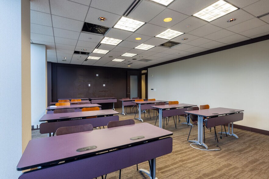 More Photos Of 56 Perimeter Ctr E, Atlanta Office For Lease