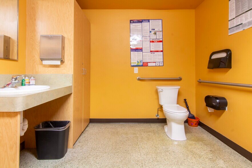 More Photos Of 246 N 18th Ave, Pocatello Healthcare For Sale