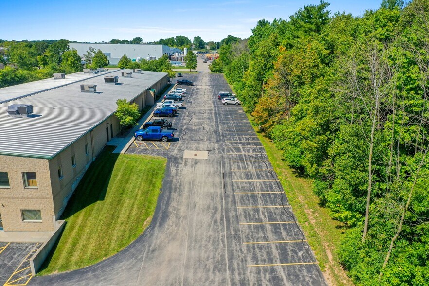 More Photos Of 1665 Yellow Briar Dr, De Pere Medical For Sale