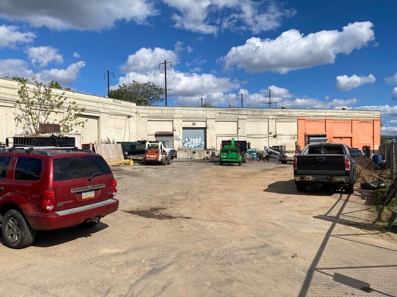 More Photos Of 1001-1021 E Venango St, Philadelphia Unknown For Lease