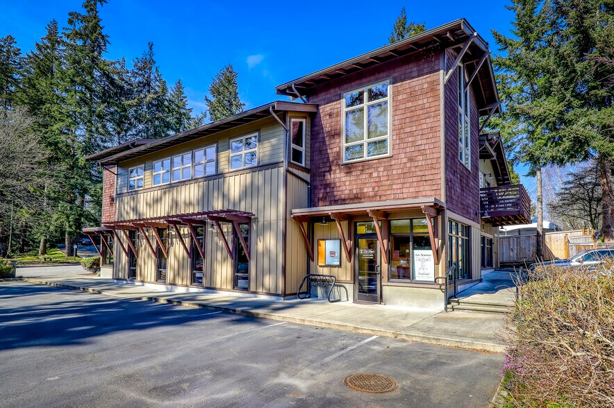 More Photos Of 818 Madison Ave N, Bainbridge Island Office For Sale
