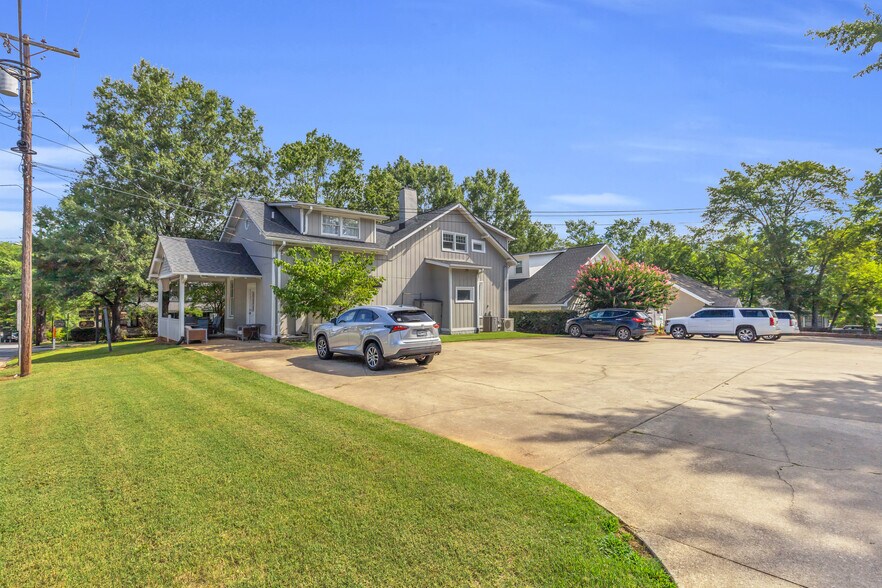 More Photos Of 100 Whitsett St, Greenville Office For Lease