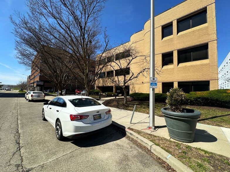 More Photos Of 301 W 1st St, Dayton Medical For Sale