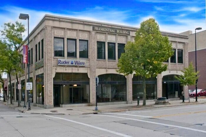 Primary Photo Of 124 N Adams St, Green Bay Office For Lease