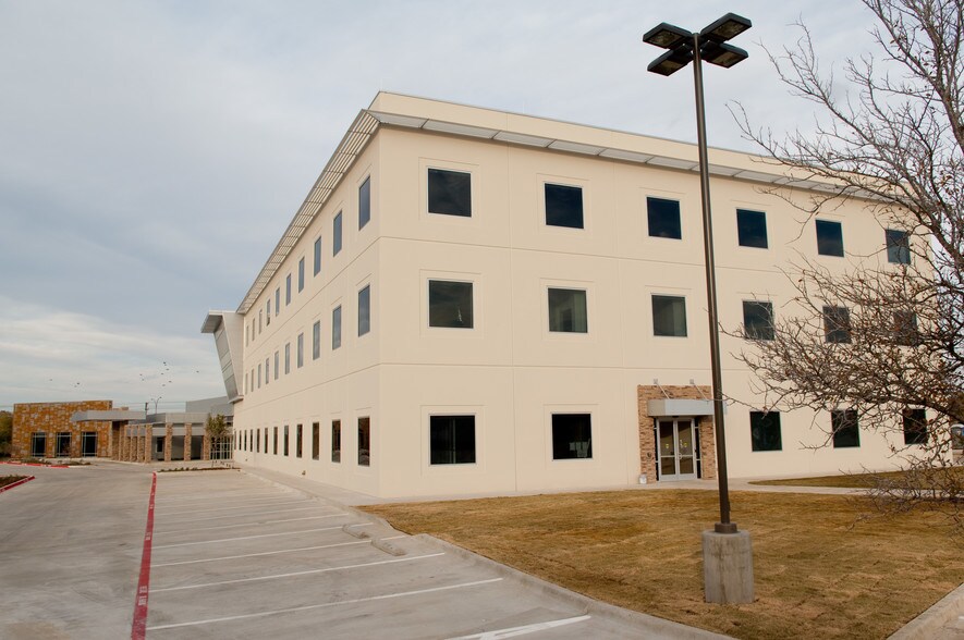 More Photos Of 400 W Arbrook Blvd, Arlington Medical For Lease