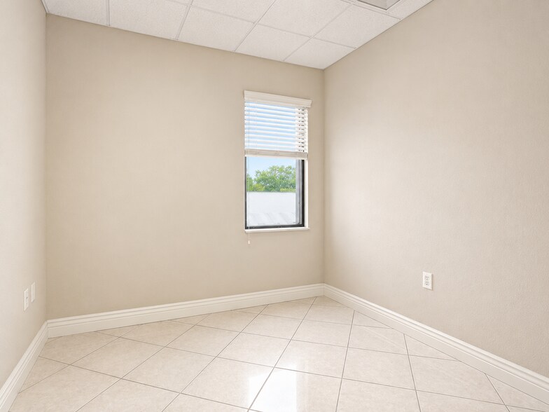 More Photos Of 9042-9108 US Highway 19, Port Richey Office For Lease