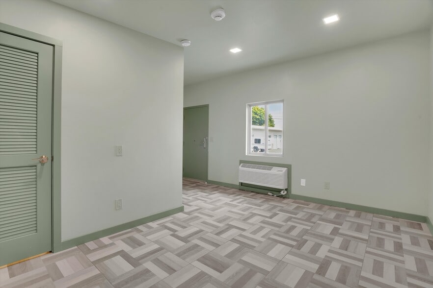 More Photos Of 640 State Highway 12, Rio Vista Hotel For Sale