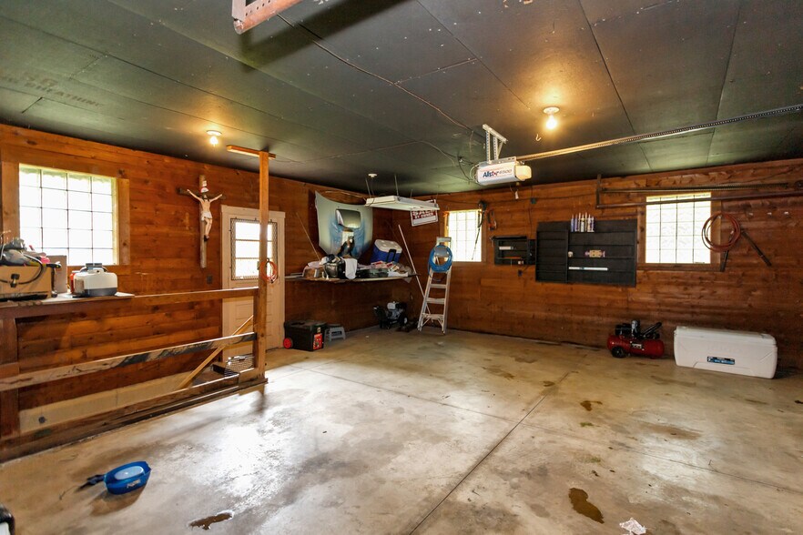 More Photos Of 41W597 US Highway 20, Hampshire Flex For Sale