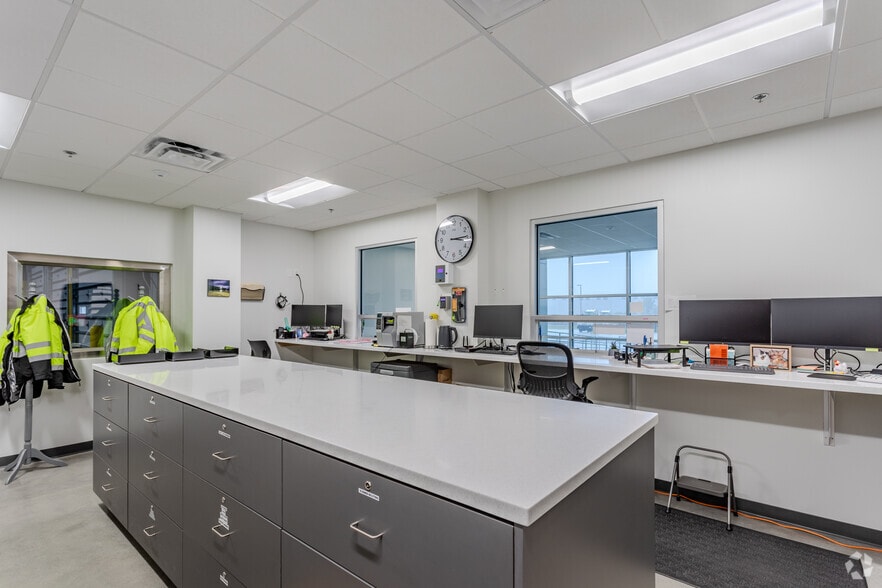 More Photos Of 298 N Corporate Dr, Wilmington Refrigeration Cold Storage For Lease