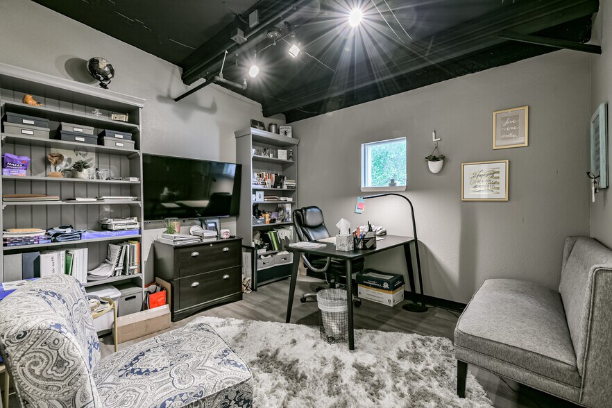 More Photos Of 1222 W Main St, Tomball Religious Facility For Sale