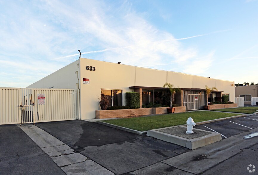 More Photos Of 633 Young St, Santa Ana Unknown For Lease