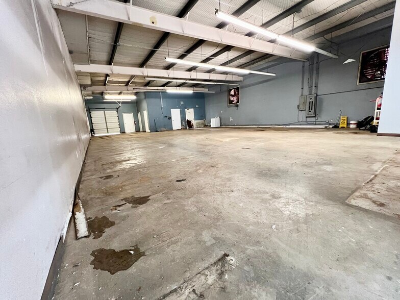 More Photos Of 5727 Highway 6, Missouri City Restaurant For Lease