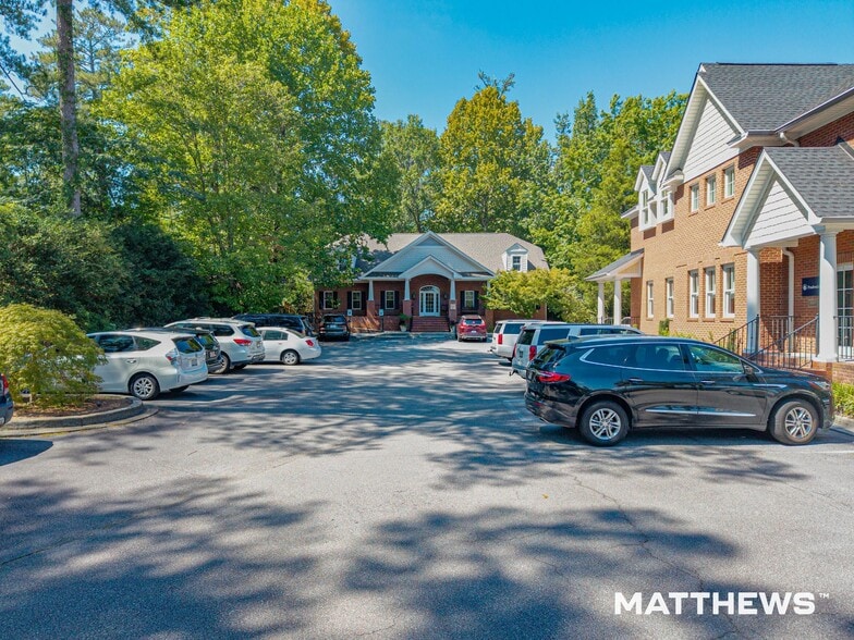 Primary Photo Of 5107 Trenholm Rd, Columbia Medical For Sale