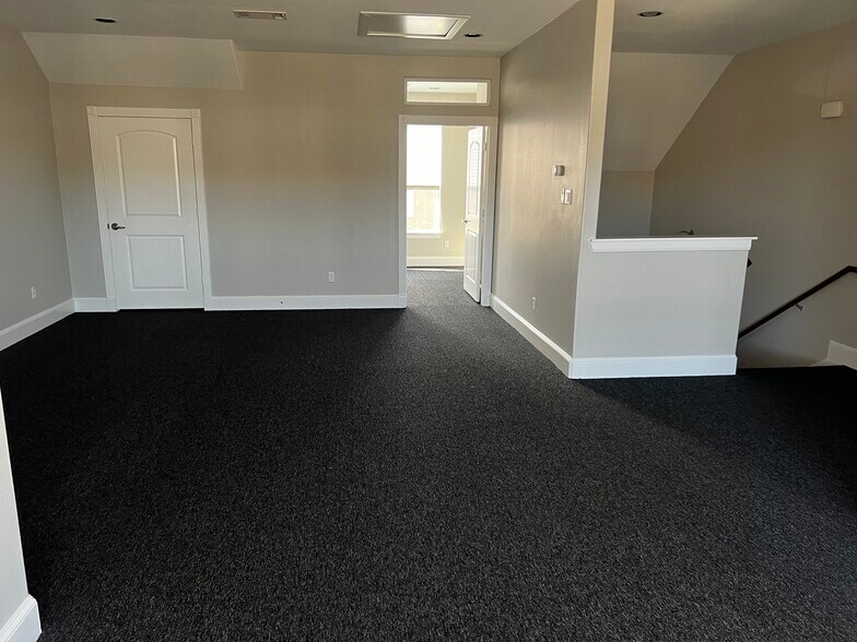 More Photos Of 25511 Budde Rd, The Woodlands Office For Lease
