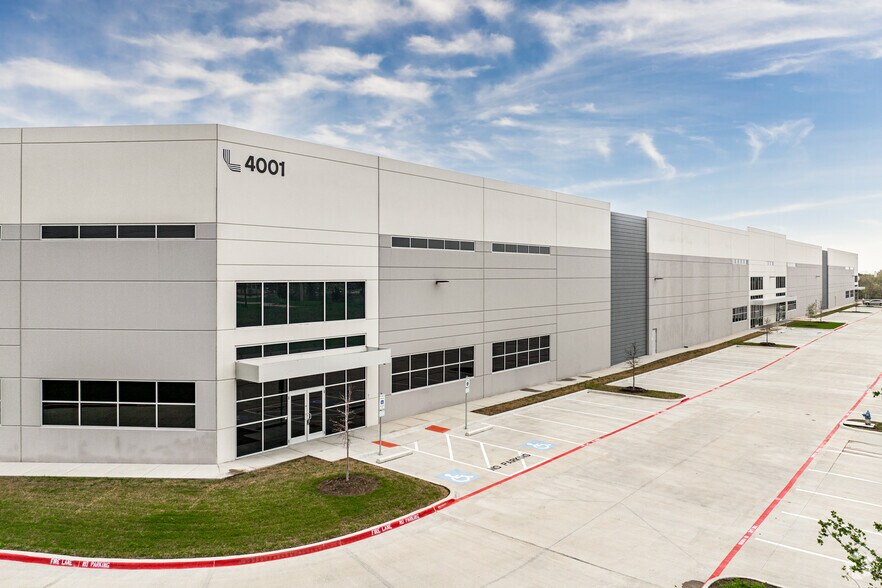 More Photos Of 4001 Main St, The Colony Industrial For Lease