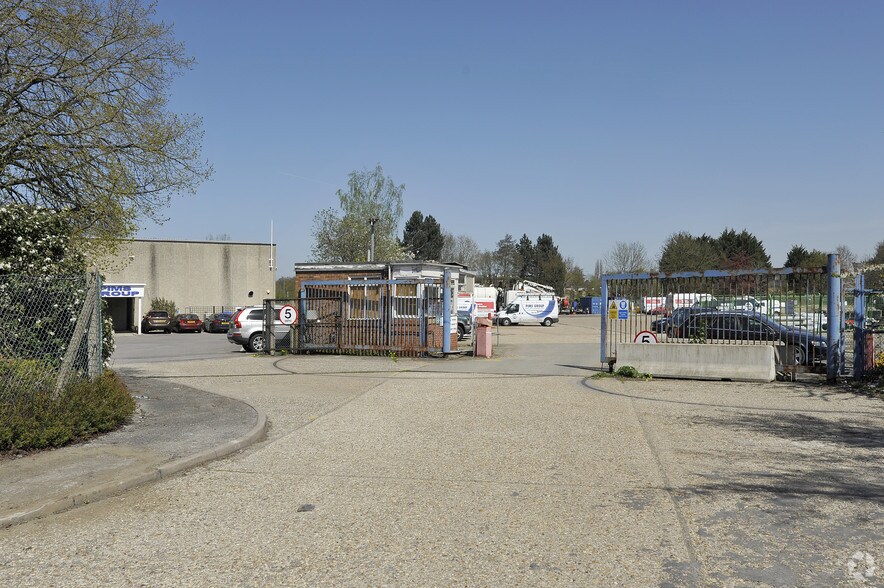 106 Hawley Ln, Farnborough GU14 8JE Industrial For Lease
