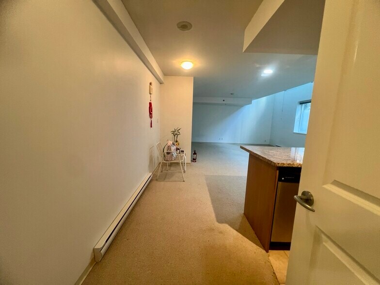 More Photos Of 898 Carnarvon St, New Westminster Apartments For Lease