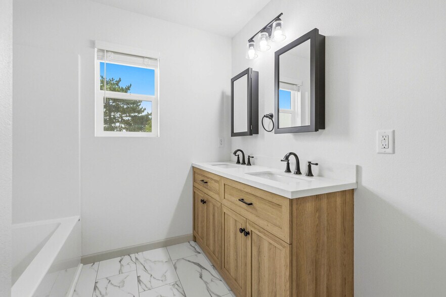 More Photos Of 255 NE Fourth St, Irrigon Specialty For Sale