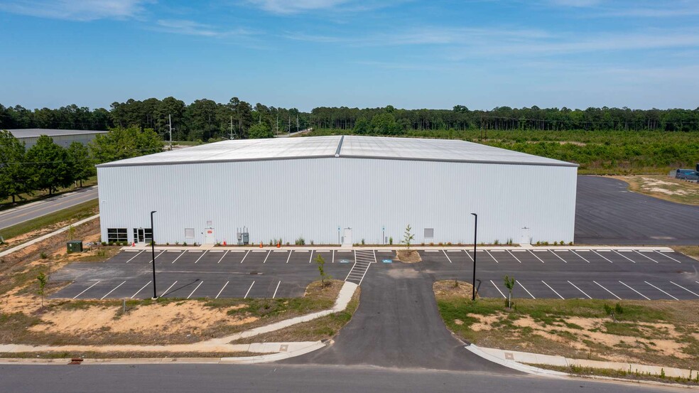 More Photos Of 2057 Weeks Rd, Fayetteville Distribution For Lease
