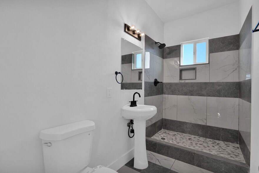 More Photos Of 315 E Carol Ave, Phoenix Apartments For Sale