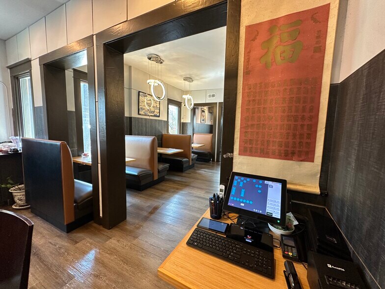 More Photos Of 500 Westheimer Rd, Houston Restaurant For Sale