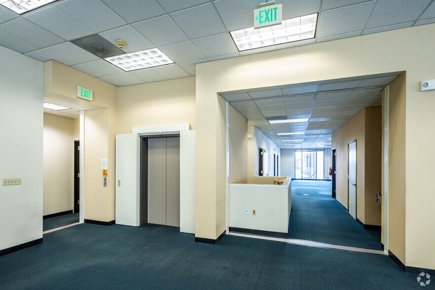 More Photos Of 1098 Valencia St, San Francisco Office For Lease