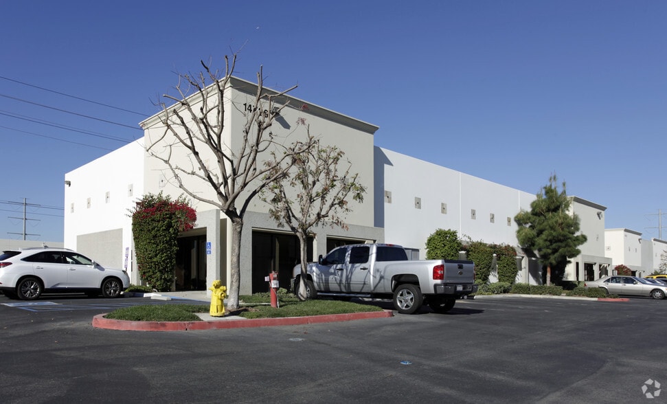 Primary Photo Of 14726 Central Ave, Chino Warehouse For Lease