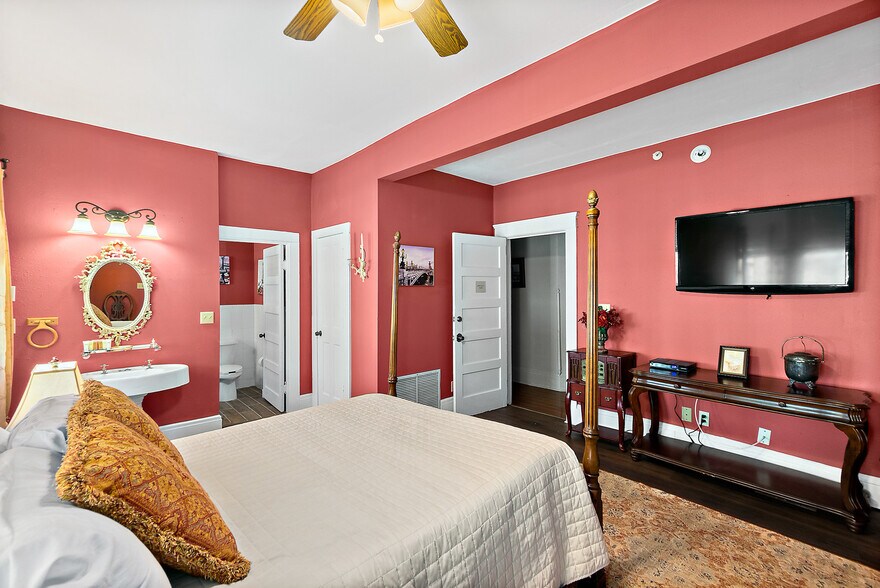 More Photos Of 444 S Beach St, Daytona Beach Hospitality For Sale