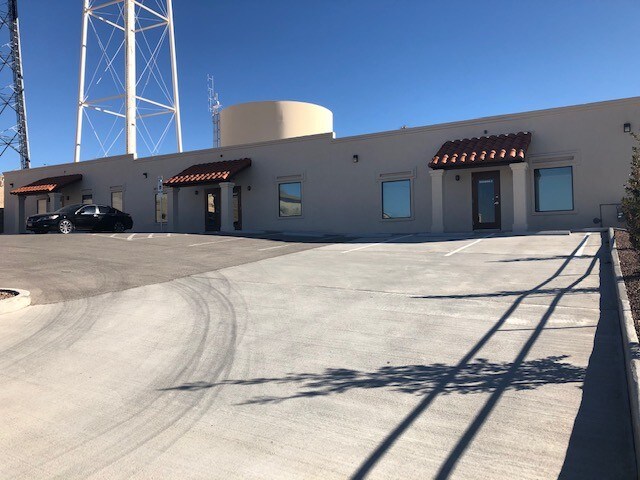 More Photos Of 3012 Mountain Pass Blvd, Anthony Office For Lease