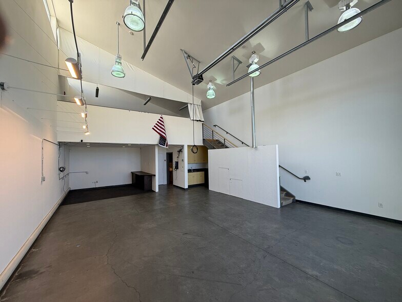 More Photos Of 2332 4th St, Berkeley Warehouse For Lease