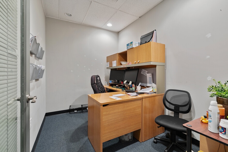 More Photos Of 1506 Staples Mill Rd, Richmond Office For Sale