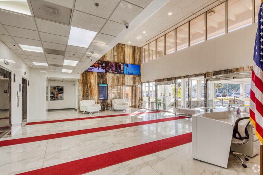 More Photos Of 410 S Ware Blvd, Tampa Loft Creative Space For Sale