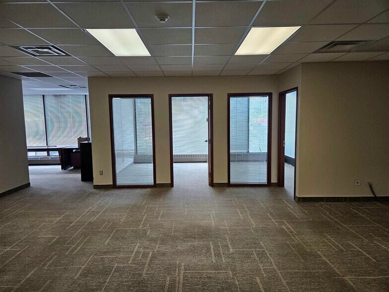 More Photos Of 390 Bay St, Sault Ste Marie Office For Lease