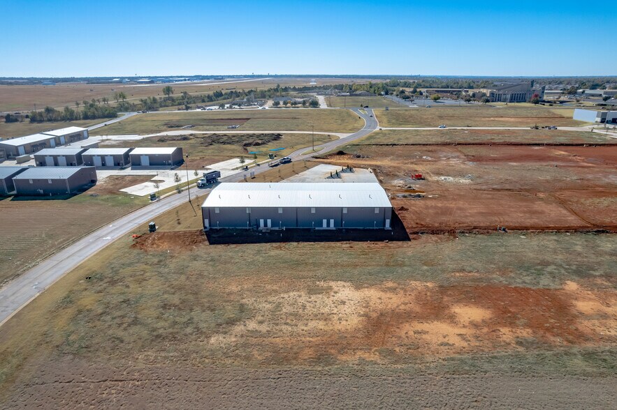 More Photos Of 8101 Silver Xing, Oklahoma City Unknown For Lease