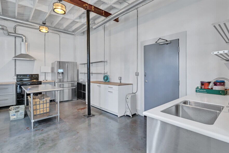 More Photos Of 12461 Veterans Memorial Hwy, Douglasville Loft Creative Space For Lease