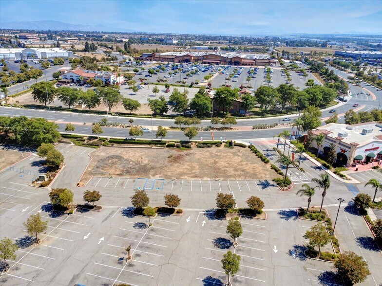 More Photos Of Canyon Springs Parkway, Riverside Land For Lease