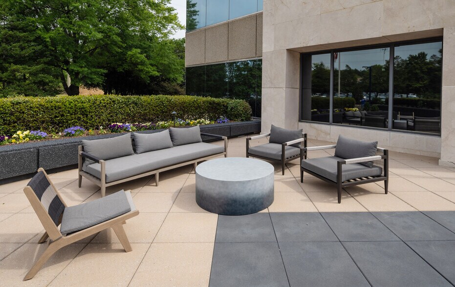 More Photos Of 5511 Capital Center Dr, Raleigh Office For Lease