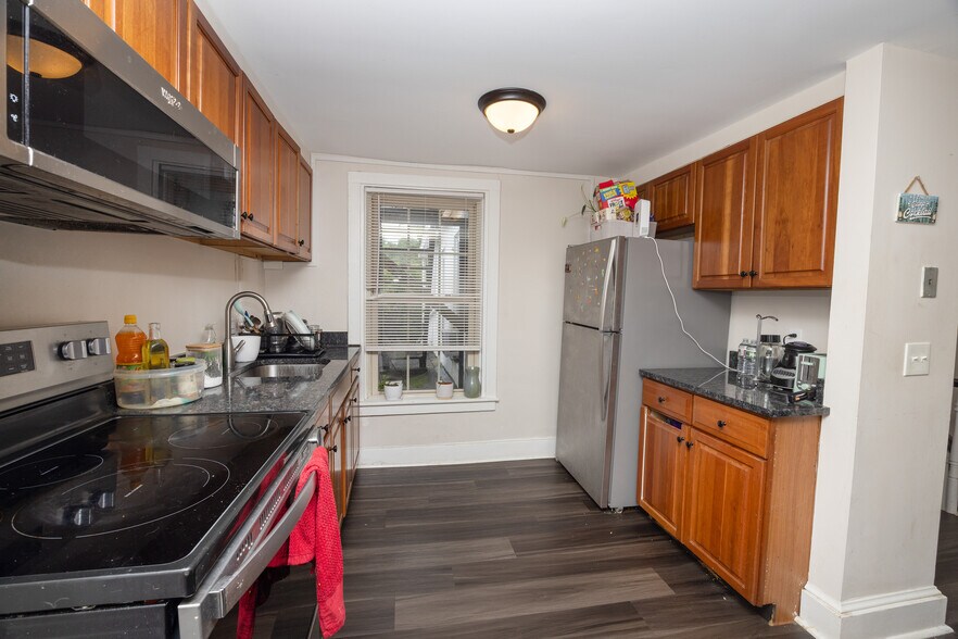 More Photos Of 20 N Union St, Lambertville Storefront Retail Residential For Sale