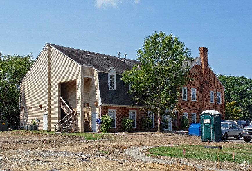 More Photos Of 12528 Warwick Blvd, Newport News Office For Lease