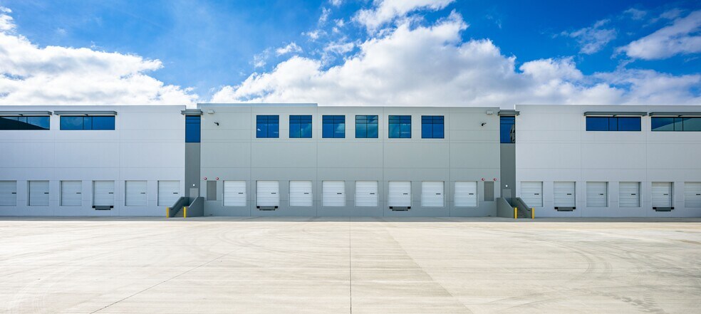 More Photos Of 18582 Teller Ave, Irvine Warehouse For Lease