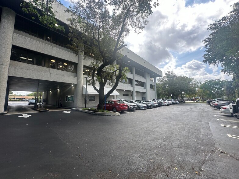 More Photos Of 13701 SW 88th St, Miami Office For Lease